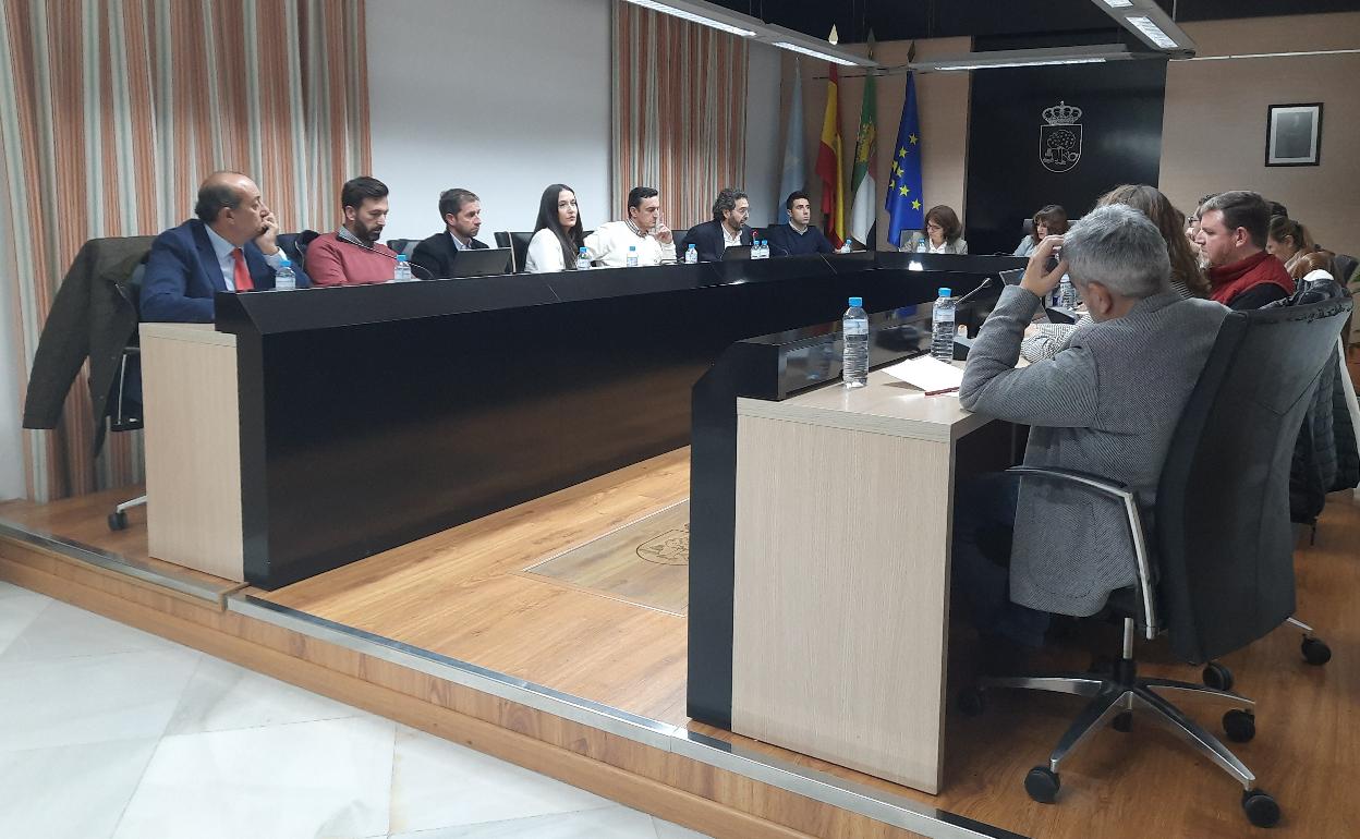 El pleno durante el debate de la moción presentada por el PP 