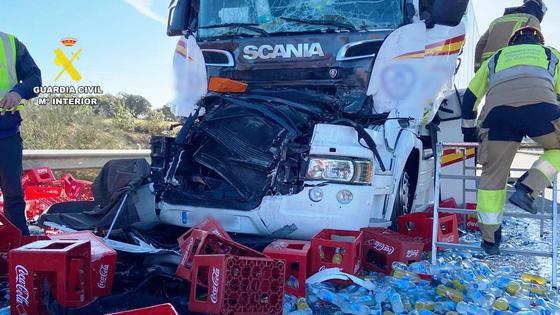 Dos muertos por la colisión de dos camiones en la EX-A1 cerca de Majadas de Tiétar
