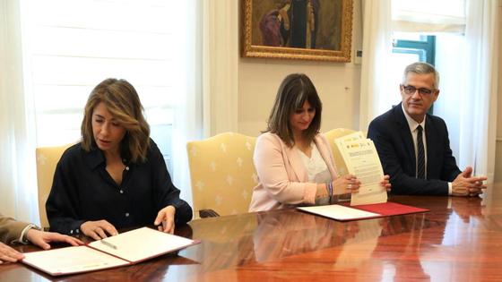 Ministerio, Ayuntamiento y Junta firman un protocolo para construir 120 viviendas de alquiler asequible