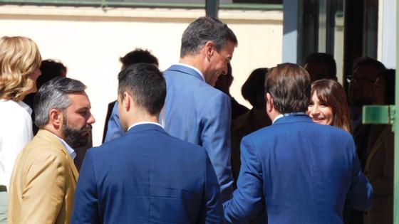 Fugaz visita de Pedro Sánchez a Navalmoral, sin hacer declaraciones