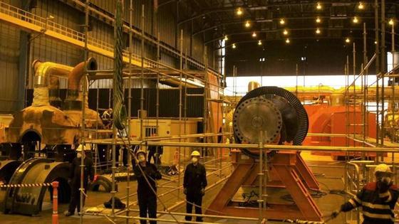 La central de Almaraz incorpora 1.200 trabajadores para recargar la Unidad I