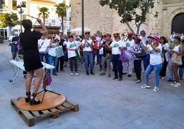 El coro de No al Muro en la plaza de España