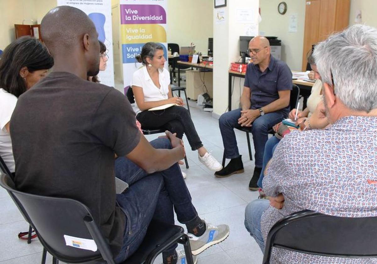 Reunión en la sede de Cepaim