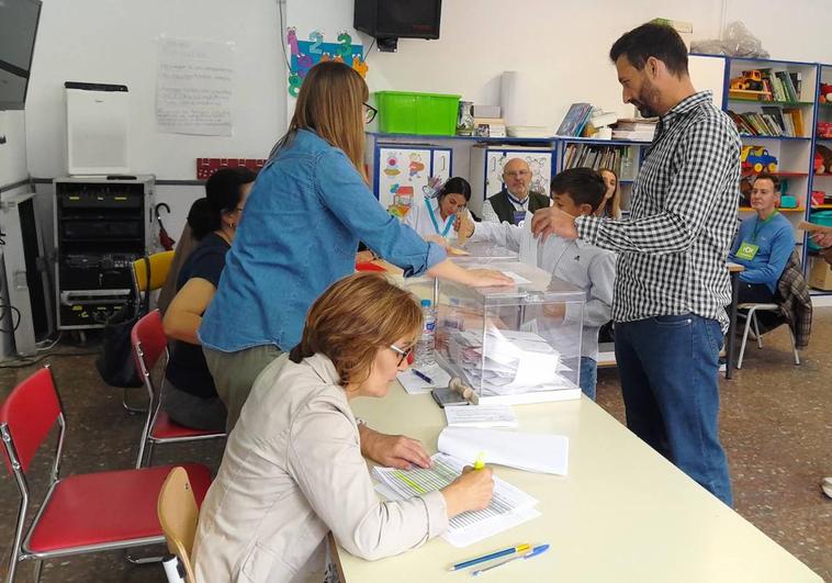 La votación en Navalmoral superaba el 50% del censo a las seis de la tarde