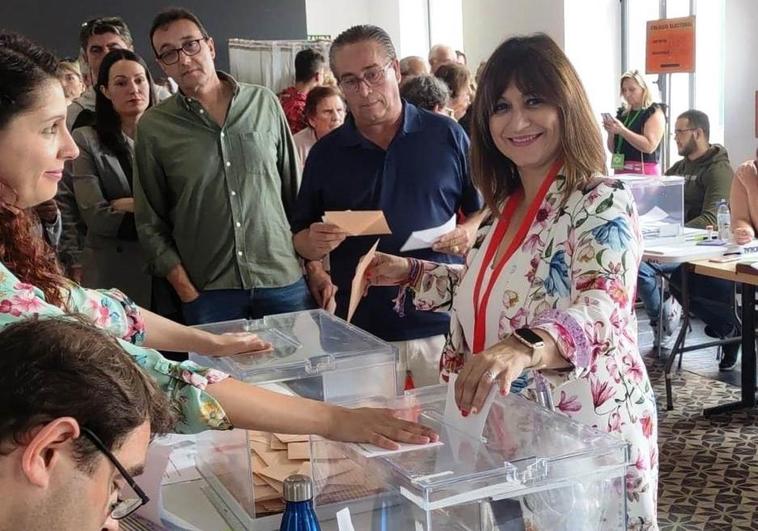 Raquel Medina descarta dimitir por «respeto a sus votantes»