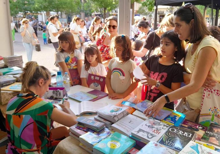 Pilar Galán y Cristina Marcos cerrarán la Feria del Libro