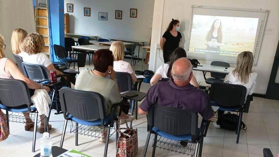 El Ayuntamiento adjudica los próximos cursos y talleres de la Universidad Popular