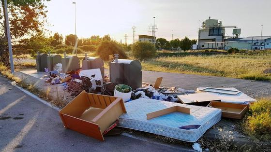Basura y más basura en Los Viñazos