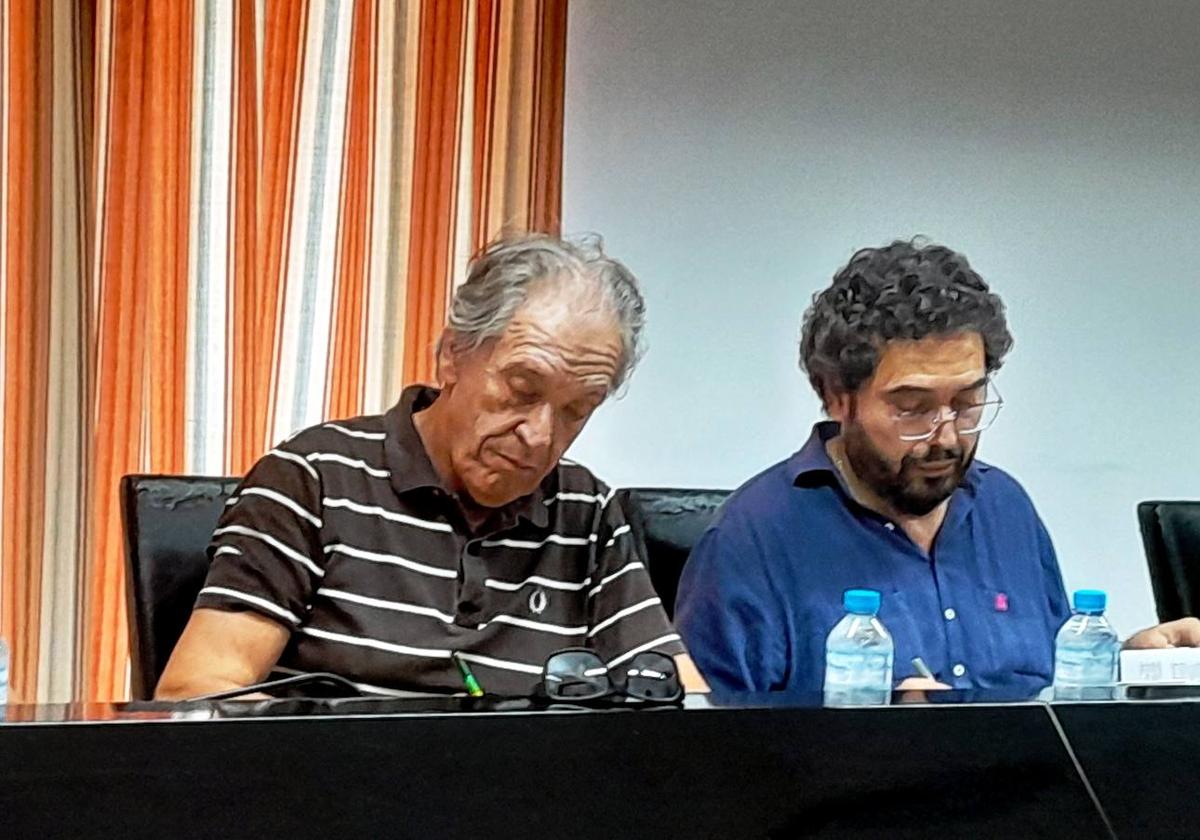 Agustín Carreño y Jaime Vega, del LyM, en el pleno