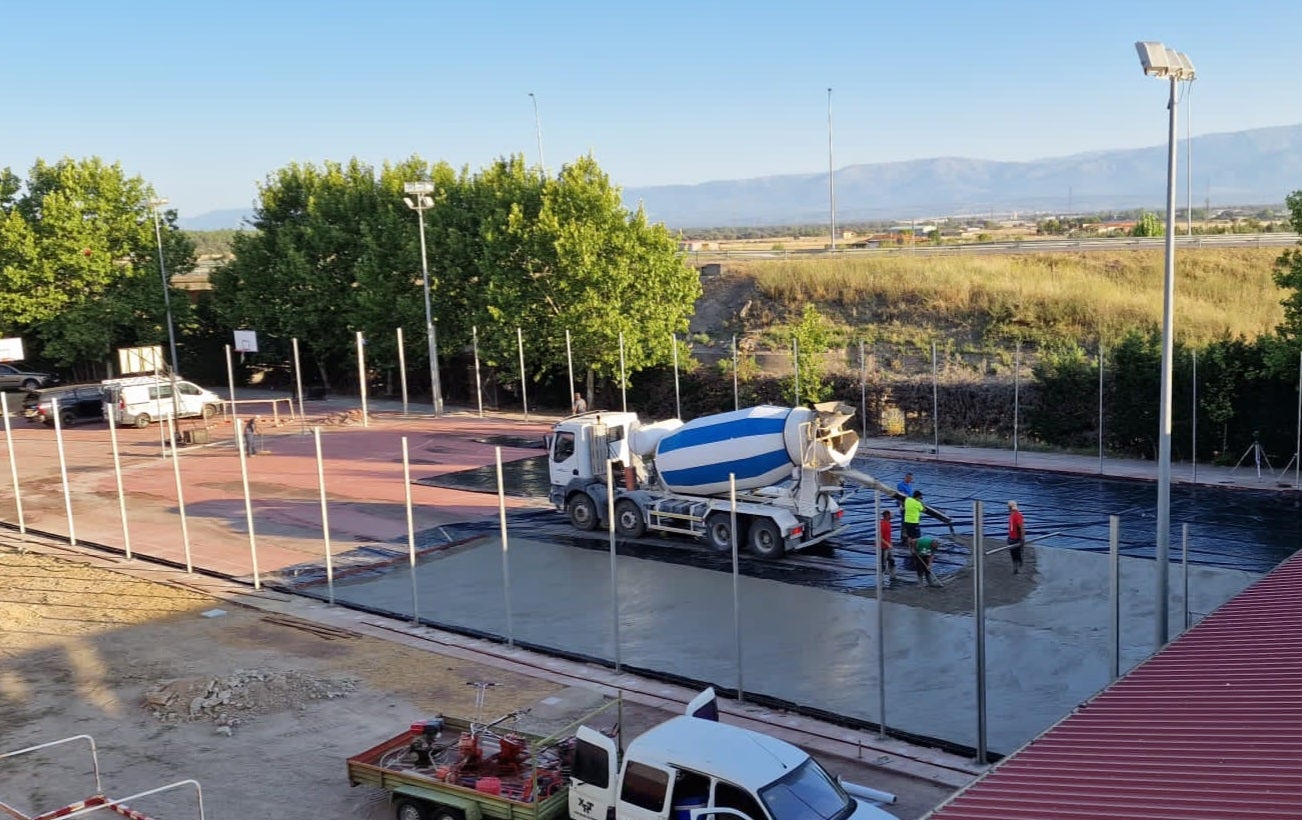 Trabajos para reformar la pista del IES Albalat