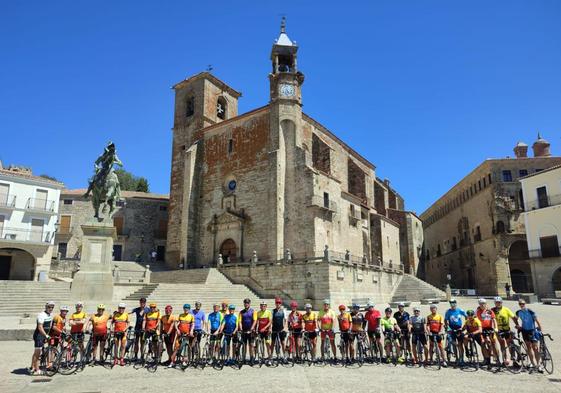 Los participantes en la ruta en Trujillo