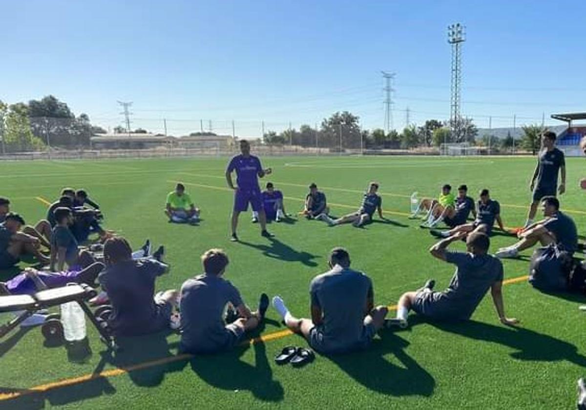 Charla de Beni Besale tras la derrota en Jaraíz