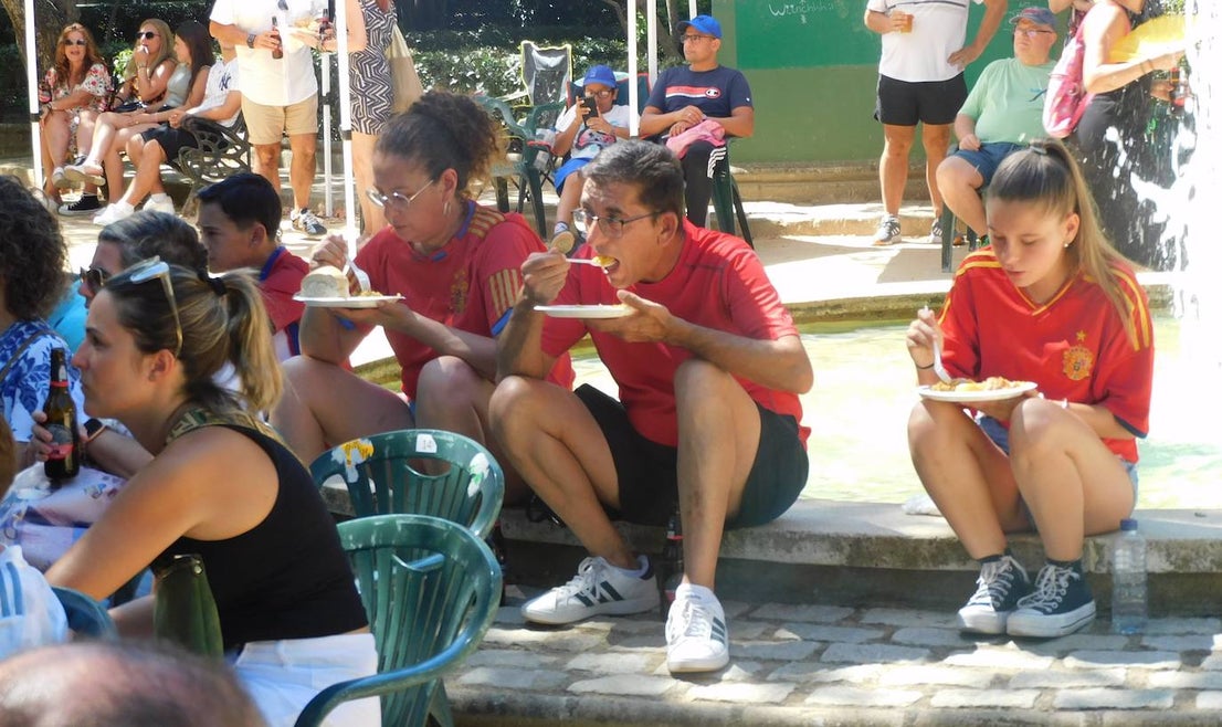 Gran ambiente en el parque para vivir la final del Mundial de fútbol femenino
