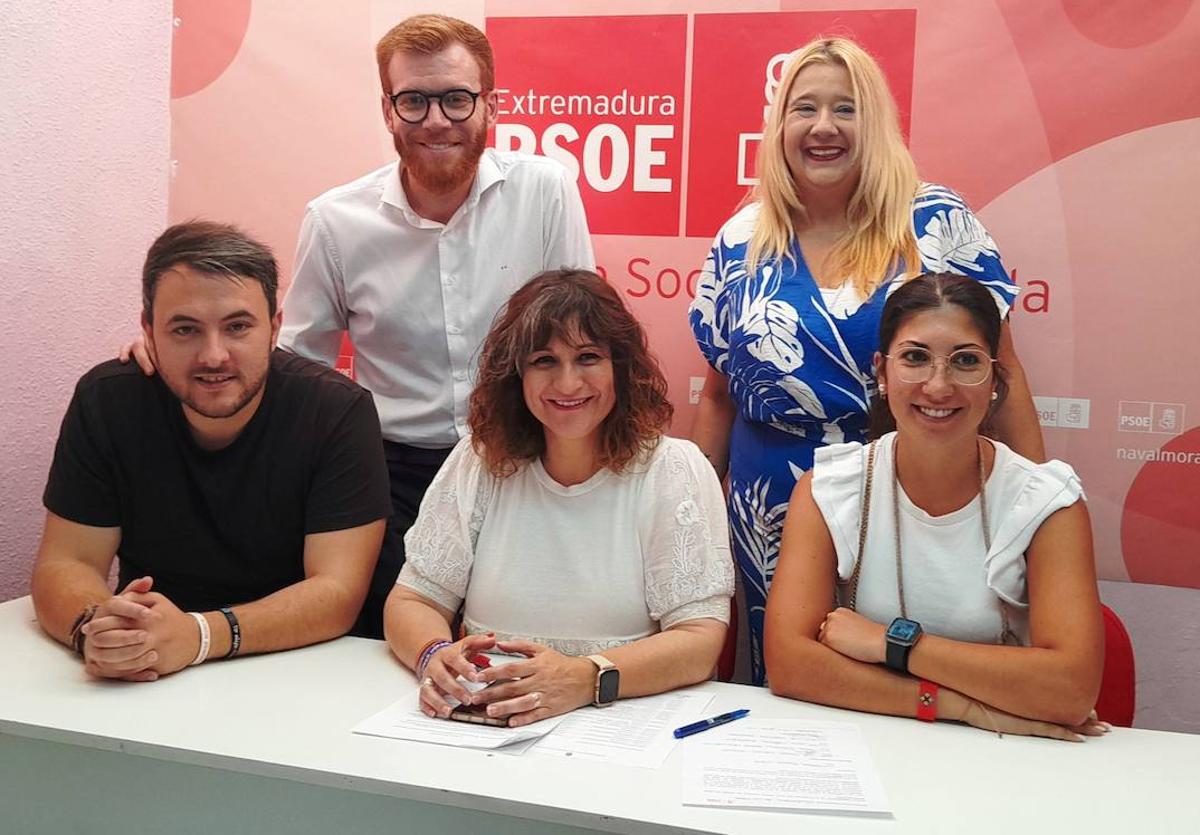 Grupo municipal socialista en la sede local del PSOE