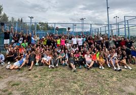 Participantes en el encuentro madrileño de pádel, que en esta ocasión ha sido mixto