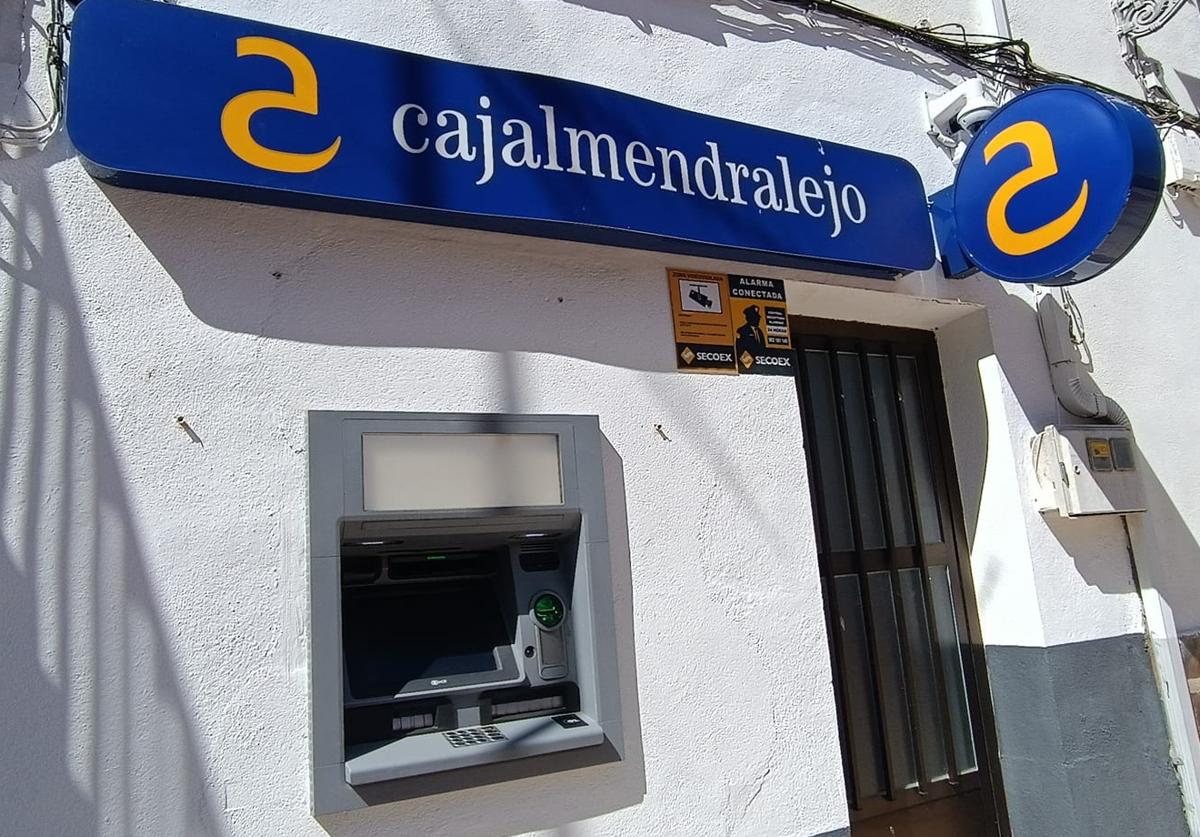 El cajero se ha ubicado en las dependencias del antiguo Ayuntamiento