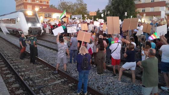 Llegan las primeras multas por ocupar la vía el pasado 14 de septiembre