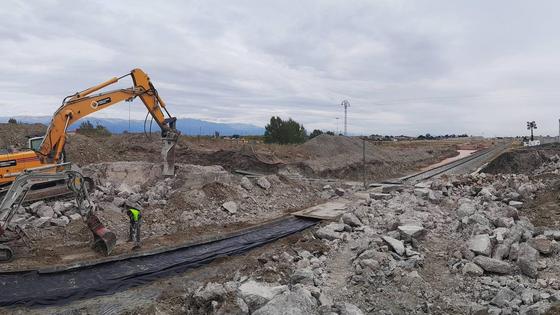 No al Muro considera «inadmisible» que se hayan permitido las obras del tren en horario nocturno