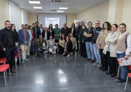 Fotografía de los participantes en la actividad, que tuvo lugar en la Cámara de Comercio