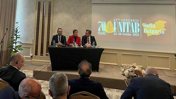 La Junta de Extremadura considera «prioritario» que se mantengan las ayudas de la PAC al sector tabaquero