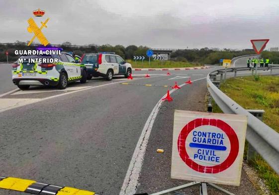 Imagen de archivo de un control de la Guardia Civil