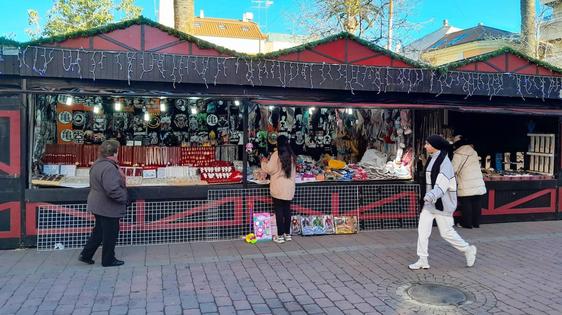 El mercado navideño y la pista de hielo, en marcha