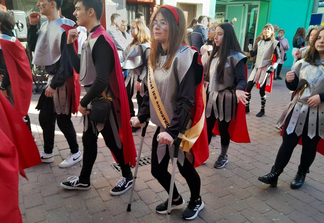 Fotos: Multitudinario desfile juvenil