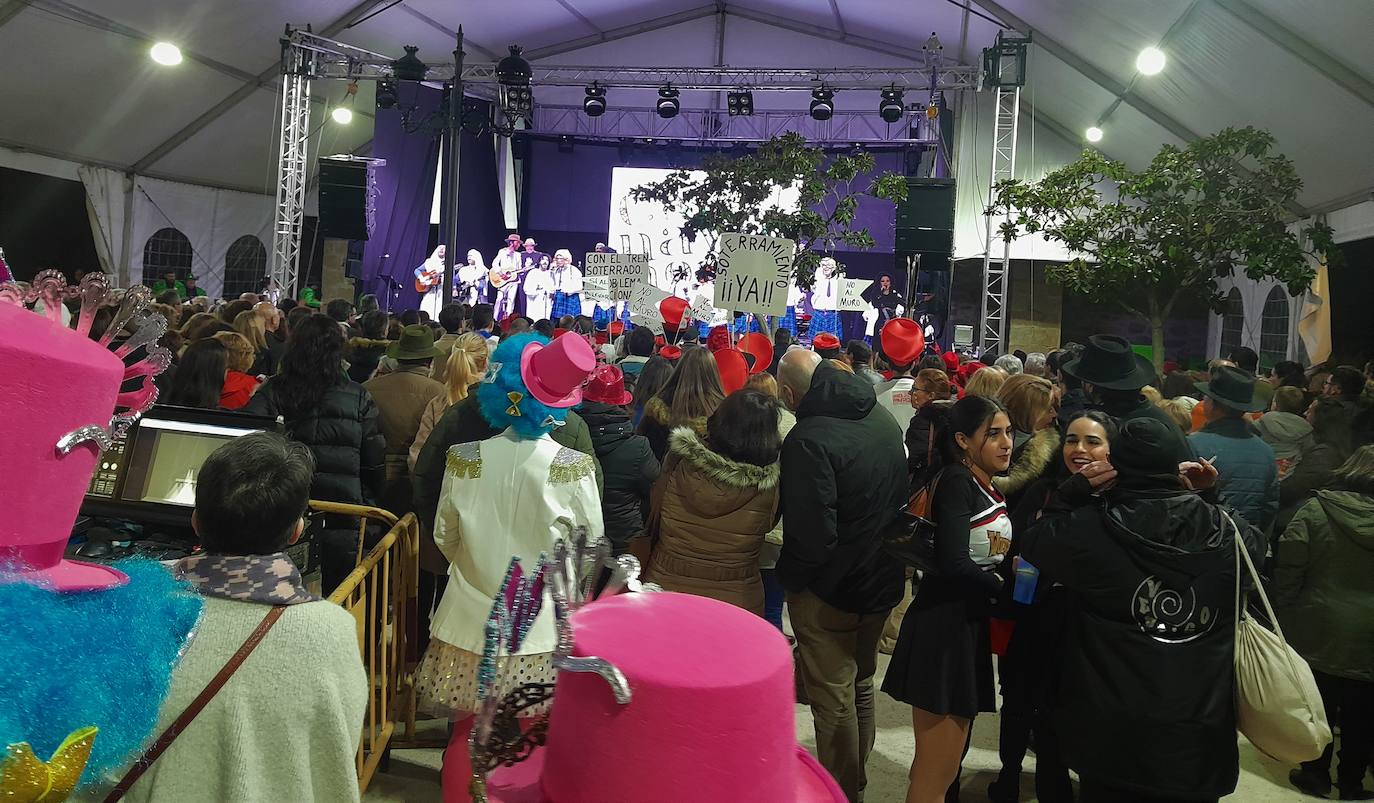 Fotos: Faratabailes gana el Concurso de Murgas