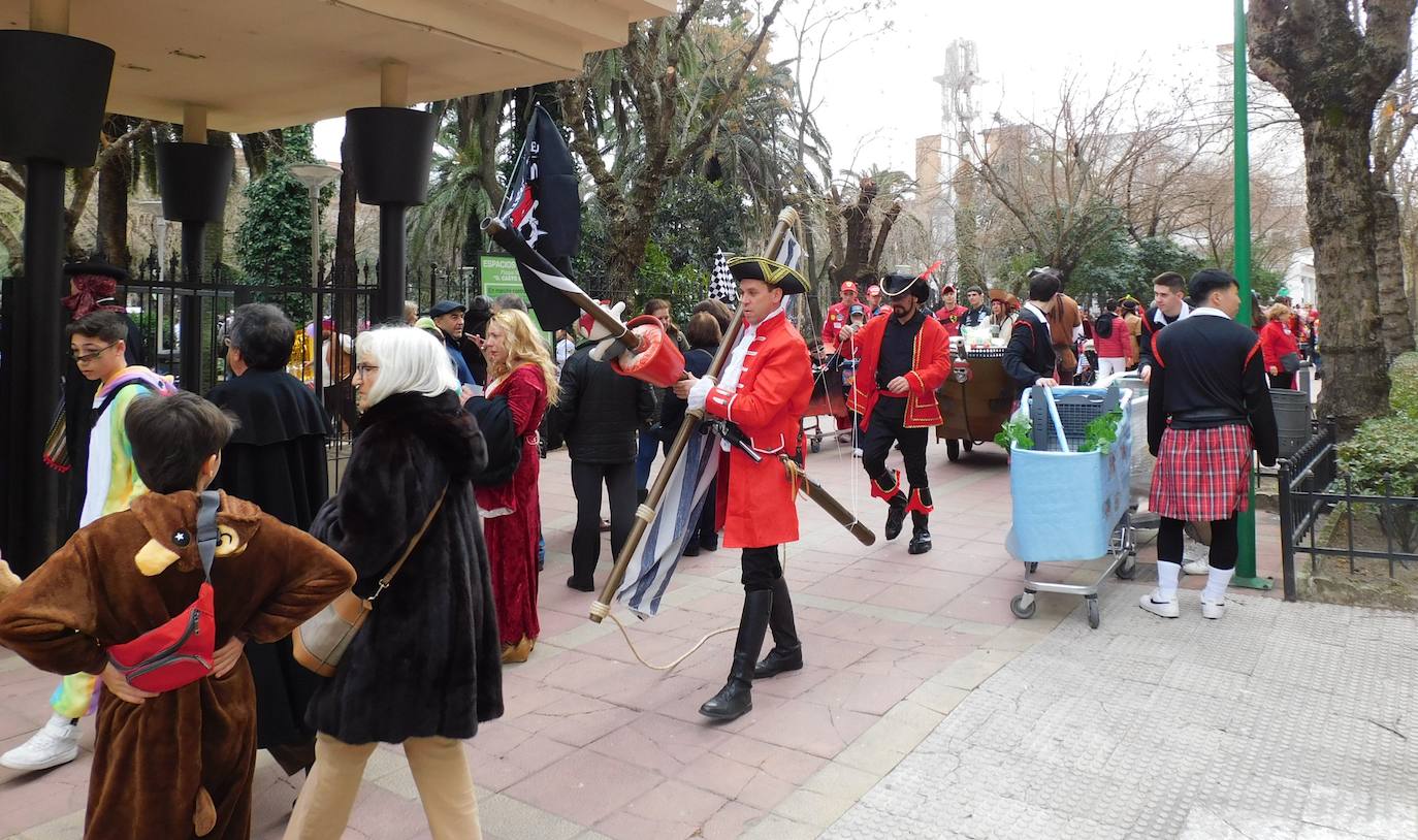 Fotos: El 'Cómete el Carnavalmoral por una pata' reúne a caso 150 grupos