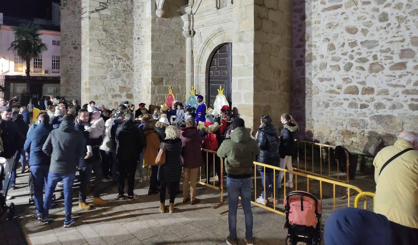 Los Reyes Magos despiden la Navidad y dan paso al Carnaval