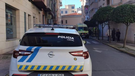 La intervención de la Policía Local salva a una mujer