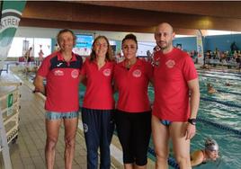 Representantes de la Escuela de Natación Piscis en Badajoz
