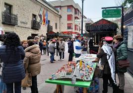 La plataforma No al Muro en la zona peatonal