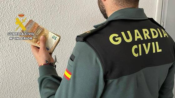 Investigado por estafar 3.000 euros a una mujer de 80 años con el 'timo de la estampita'