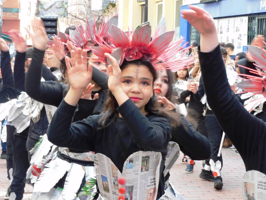 Los colegios abren el desfile juvenil aplazado el viernes de Carnaval