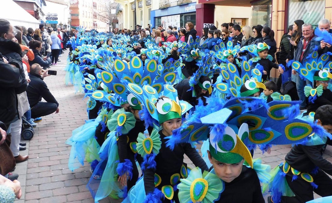 Los colegios abren el desfile juvenil aplazado el viernes de Carnaval