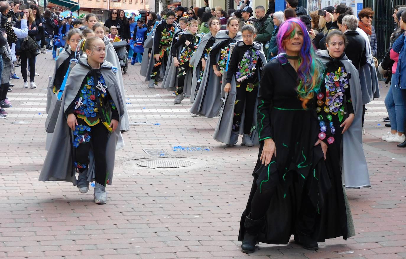 Los colegios abren el desfile juvenil aplazado el viernes de Carnaval