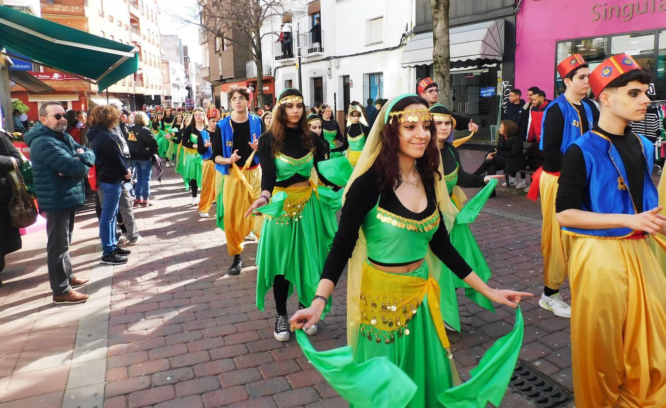 Los institutos cierran el multitudinario desfile estudiantil