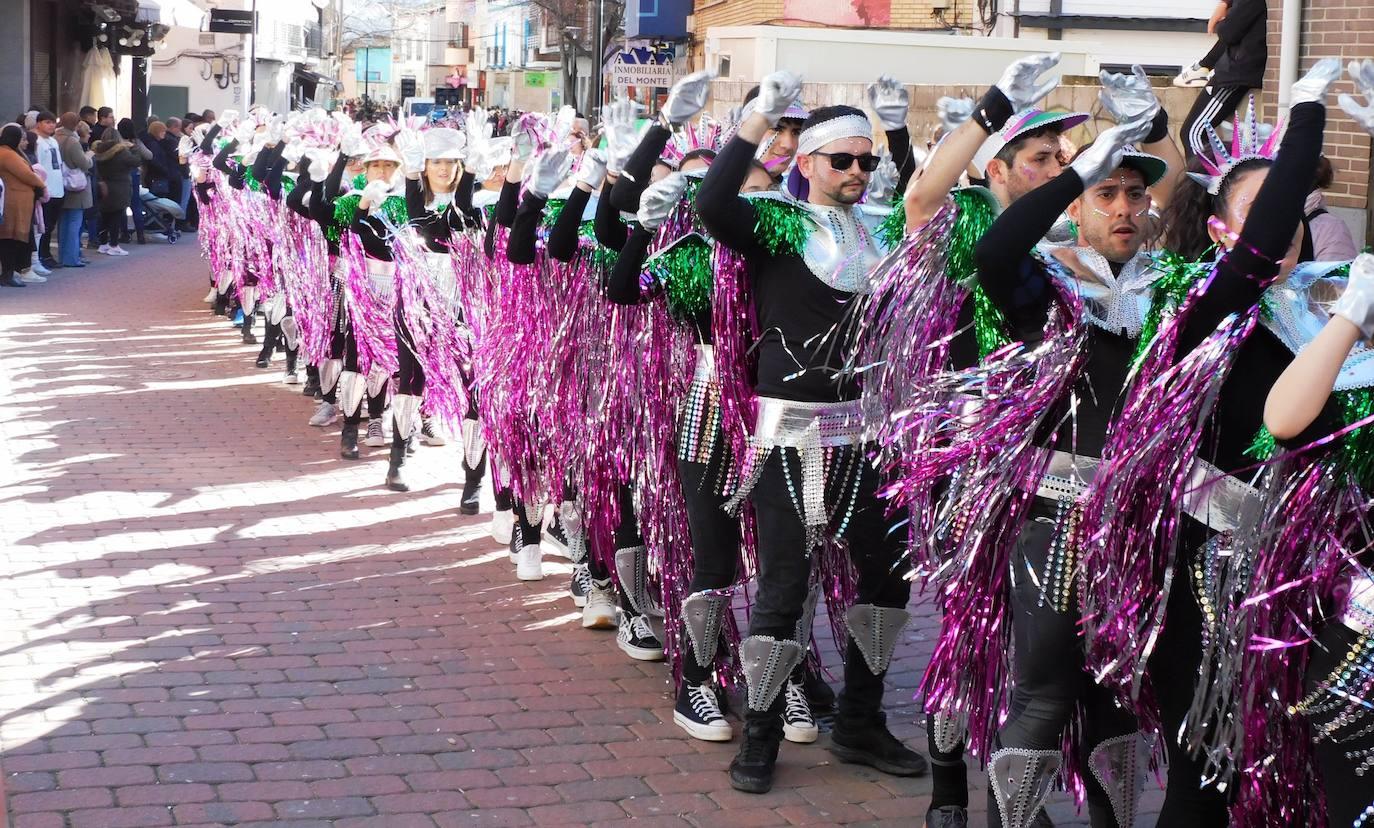Los institutos cierran el multitudinario desfile estudiantil