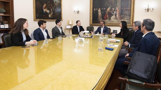 Envision mantiene contactos institucionales para dar a conocer su proyecto