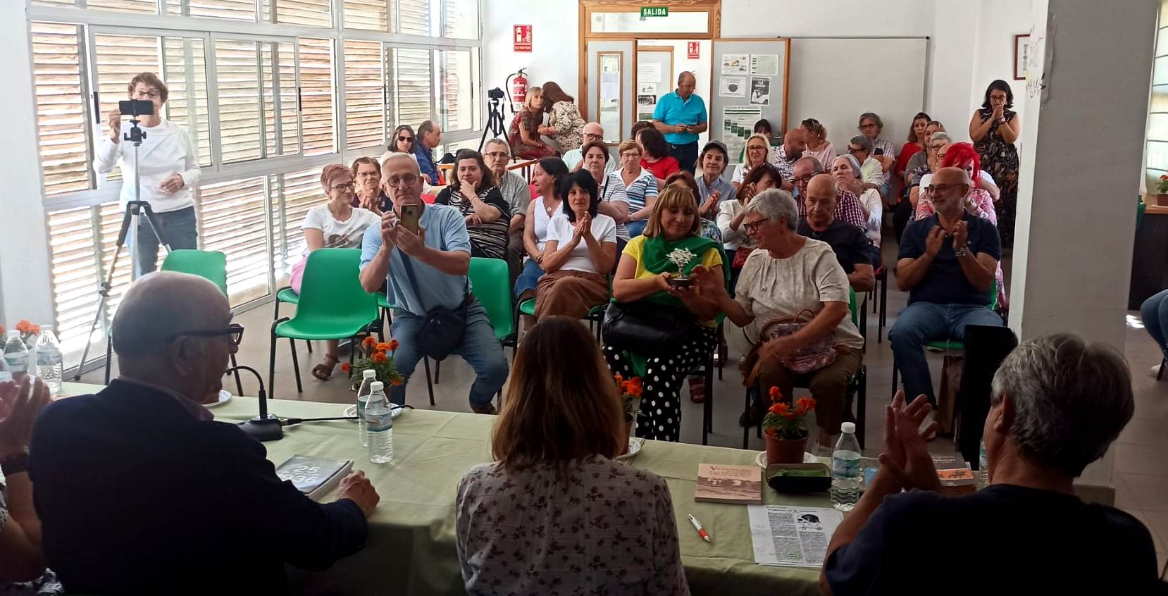 Homenaje a Víctor Chamorro en Casas de Belvís