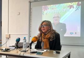 Cristina Marcos presentó las actividades en la casa de cultura