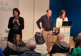 Los tres docentes del instituto moralo durante su intervención