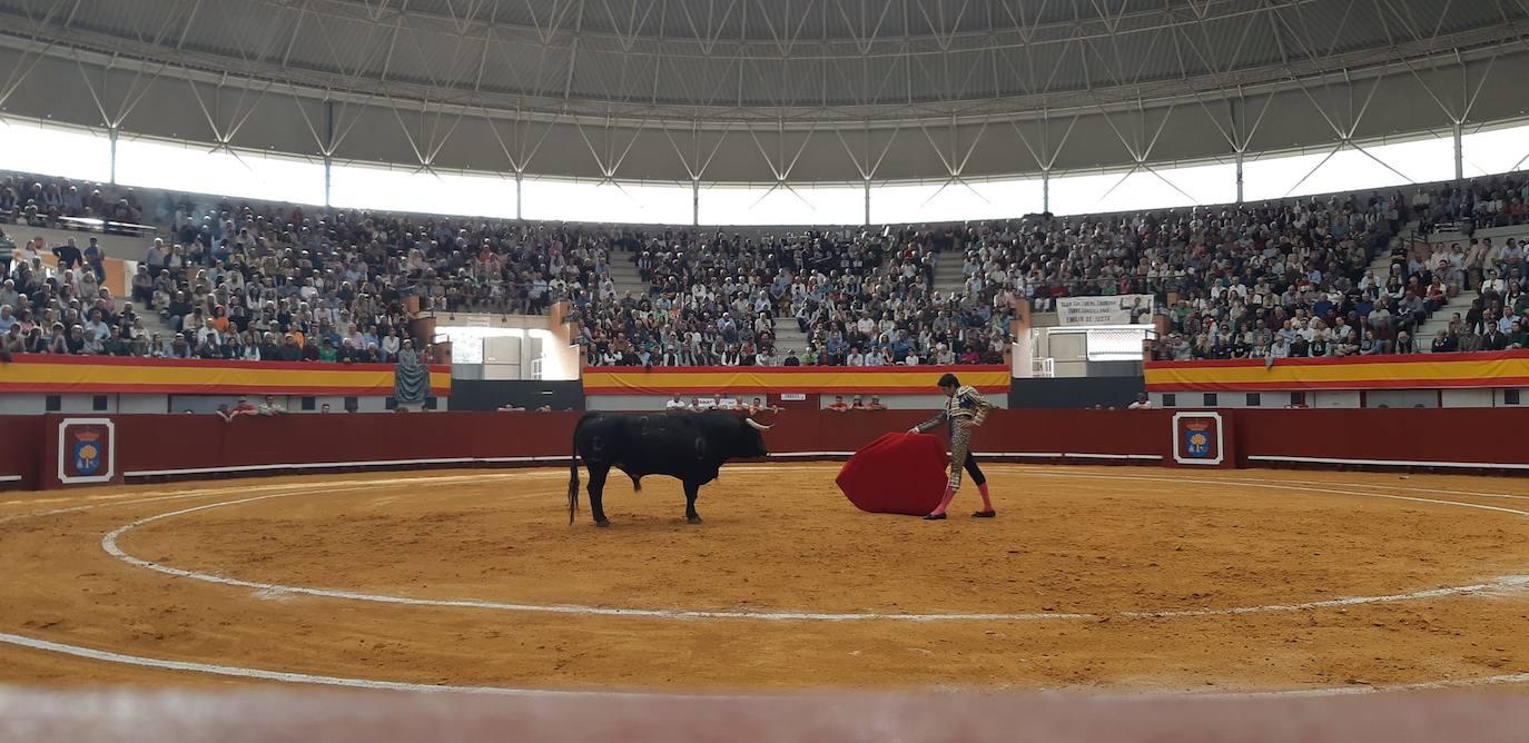 La vuelta de las corridas de toros llena el edificio multiusos