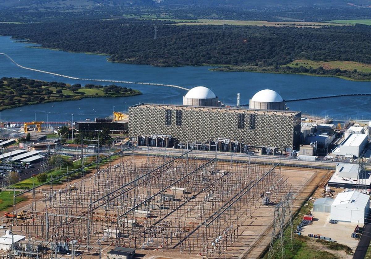 Las Cámaras de Comercio de la región, contra el cierre de la central nuclear de Almaraz