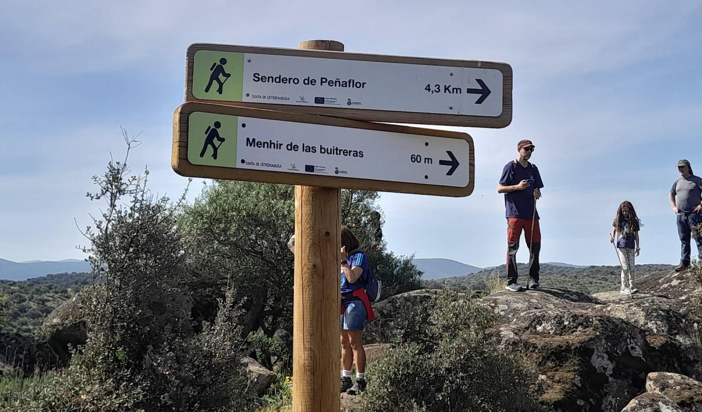 La XX Ruta a Peñaflor reúne a más de 200 senderistas