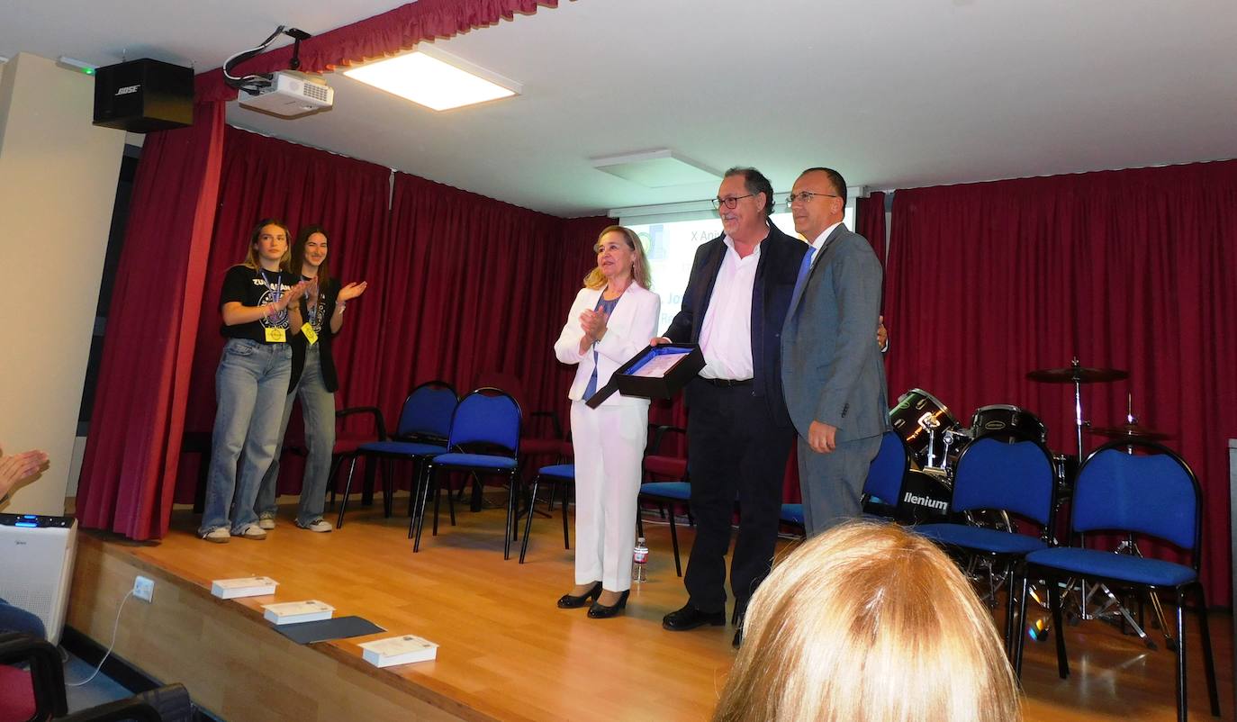 La consejera y el alcalde con José María Rivas, de la CNA