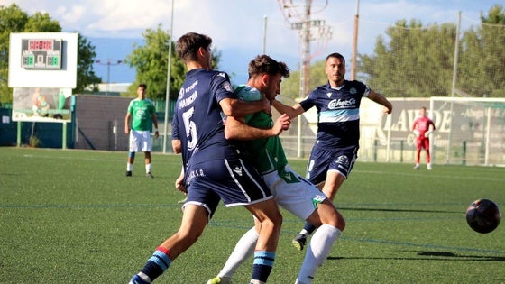 El Coria da un gran paso hacia la final regional al ganar 0-2 en Navalmoral