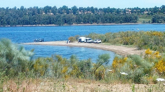 Un pescador de 61 años muere ahogado en el pantano de Valdecañas