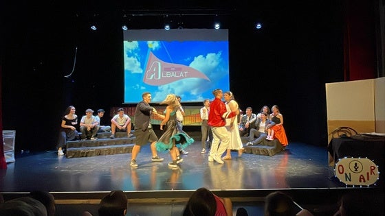El taller de teatro Albatrillo repite el martes 'Grease, el musical junior'